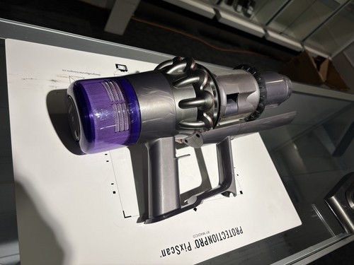 Dyson v11 cordless stick - ,