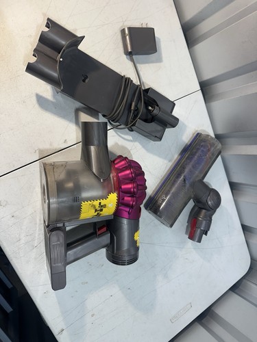 Dyson cordless vacuum - v7, w