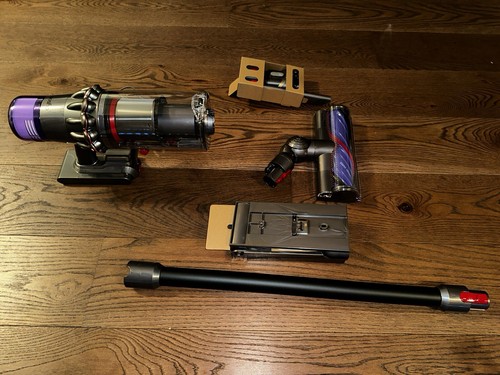Dyson v11 total clean - clean, pet